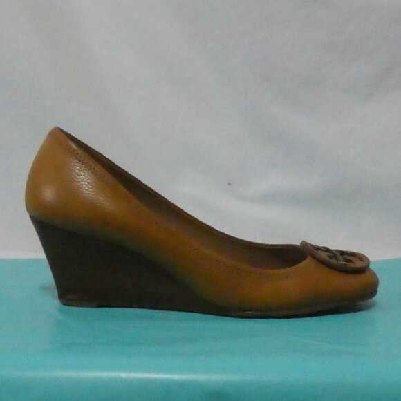 TORY BURCH | 9.5 inch bottom measured | Tory Burch Sally Wedge - Picture 3 of 15